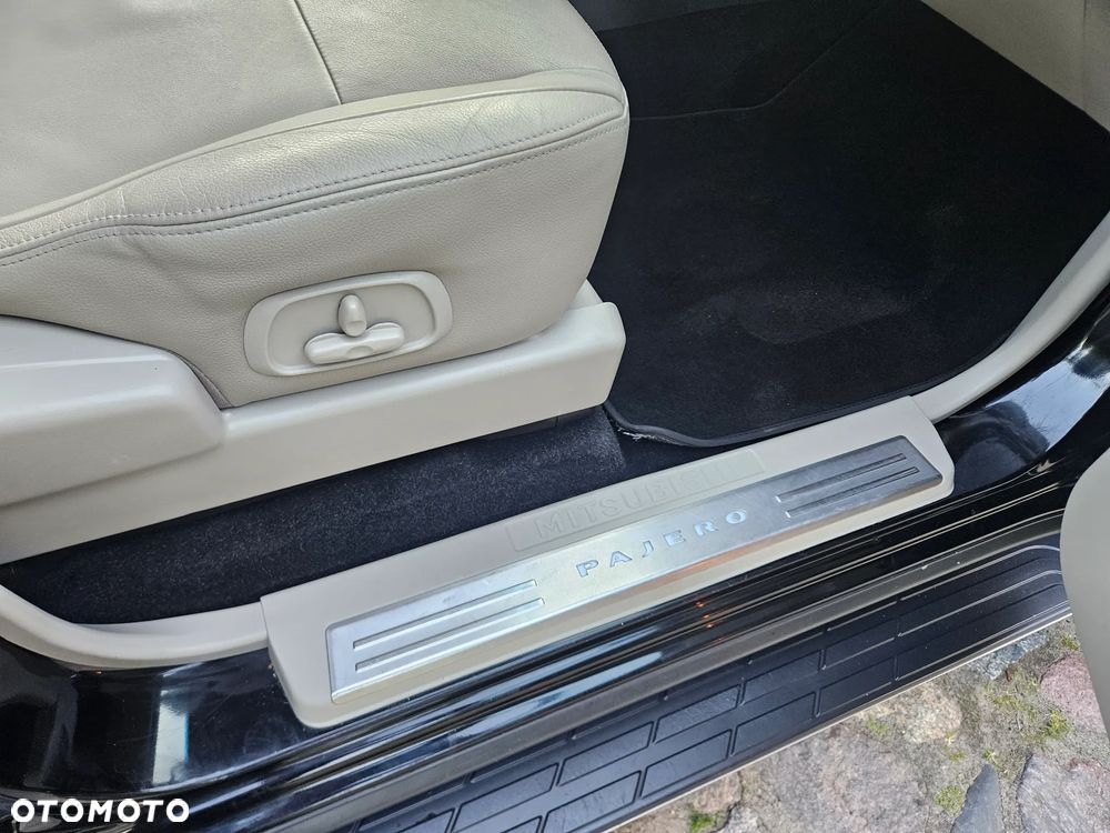 Mitsubishi Pajero 3.2 DID Limited Edition - 37