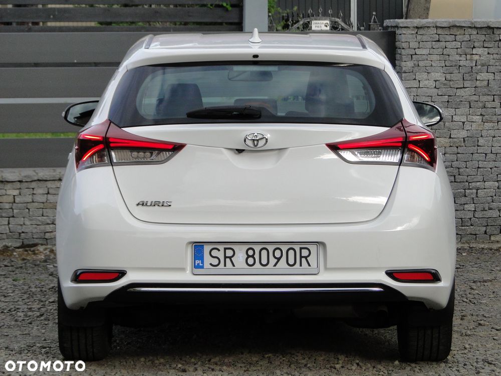 Toyota Auris 1.6 Premium - 8