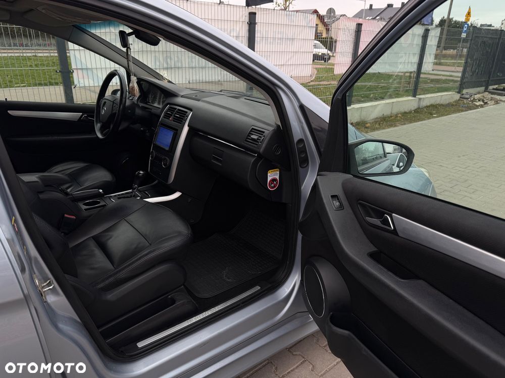 Mercedes-Benz Klasa B - 21