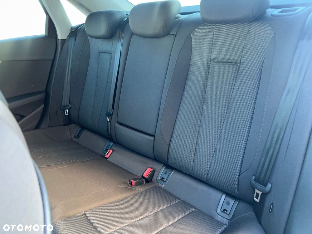 Audi A4 Limousine - 24