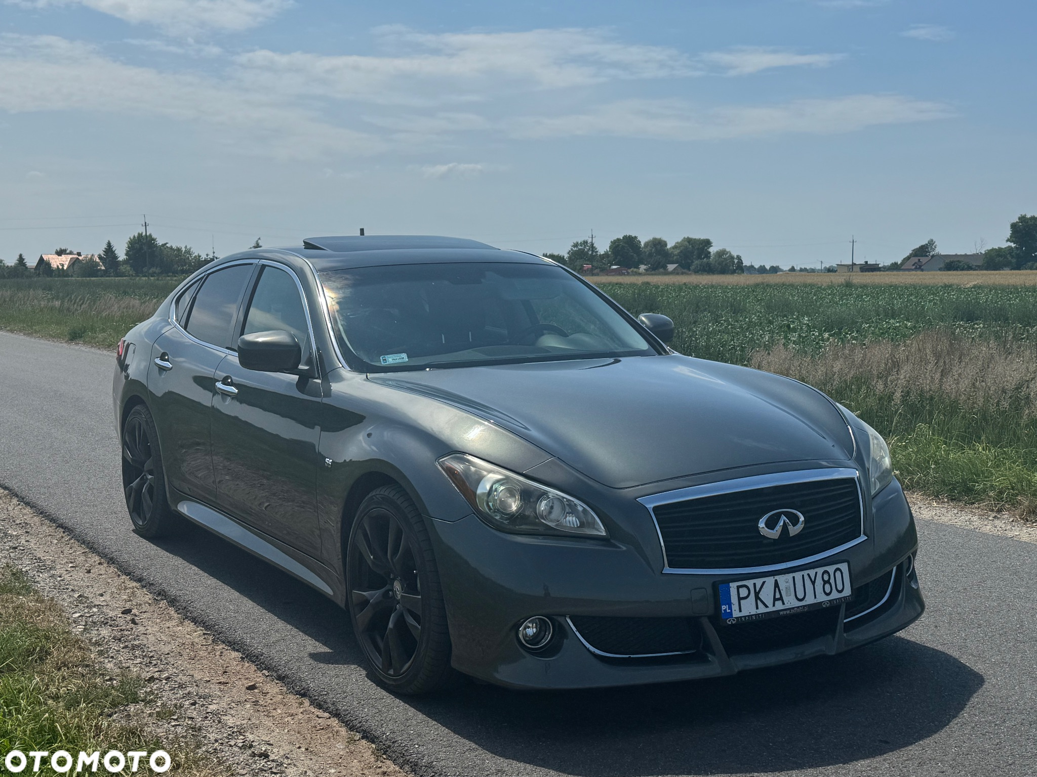 Infiniti M - 4