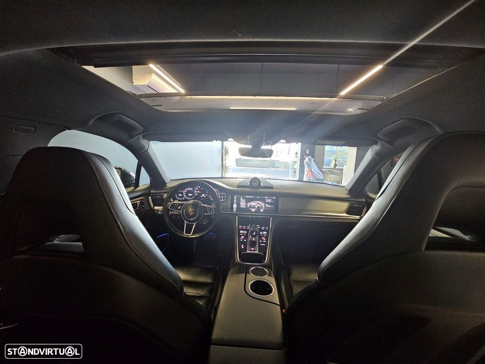 Porsche Panamera 4 E-Hybrid - 16