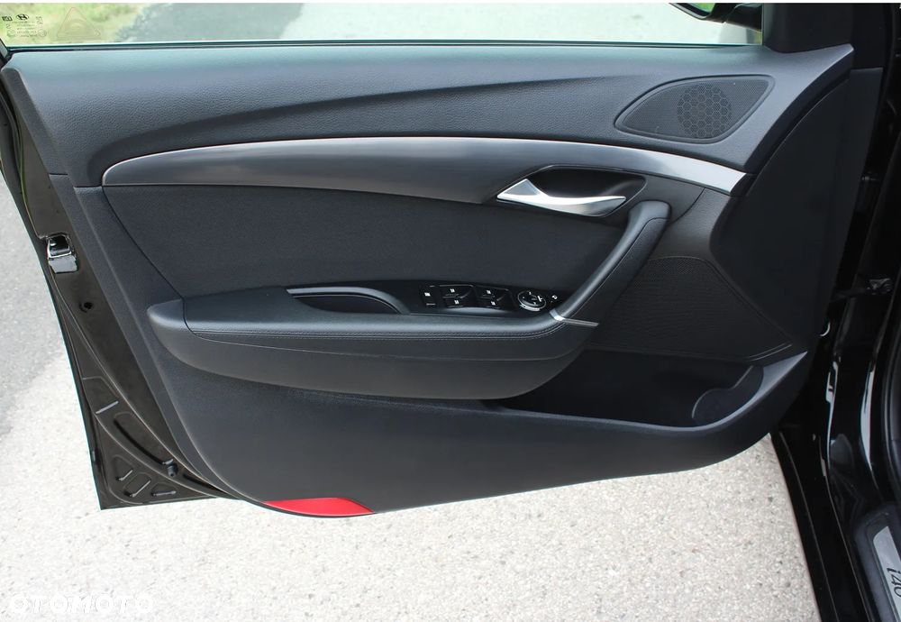 Hyundai i40 Kombi 1.7 CRDi DCT Premium - 35