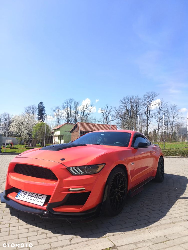 Ford Mustang 5.0 V8 GT - 2