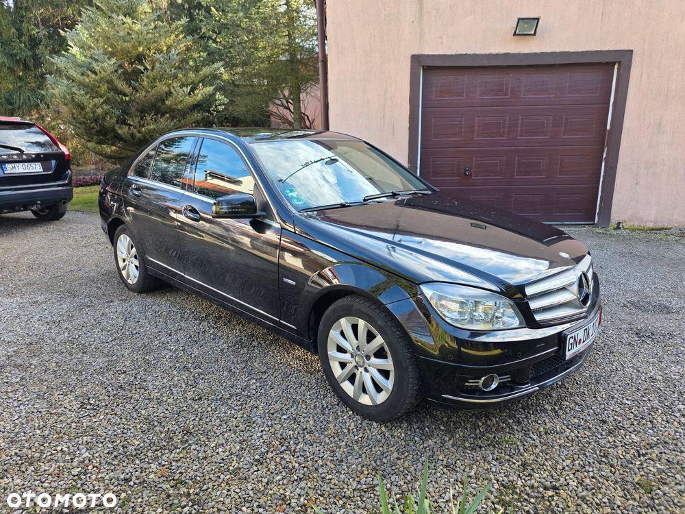 Mercedes-Benz Klasa C 180 BlueEFFICIENCY Avantgarde - 2