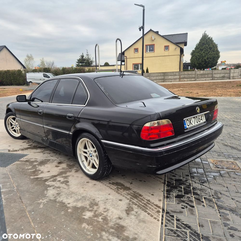 BMW Seria 7 735i L - 6
