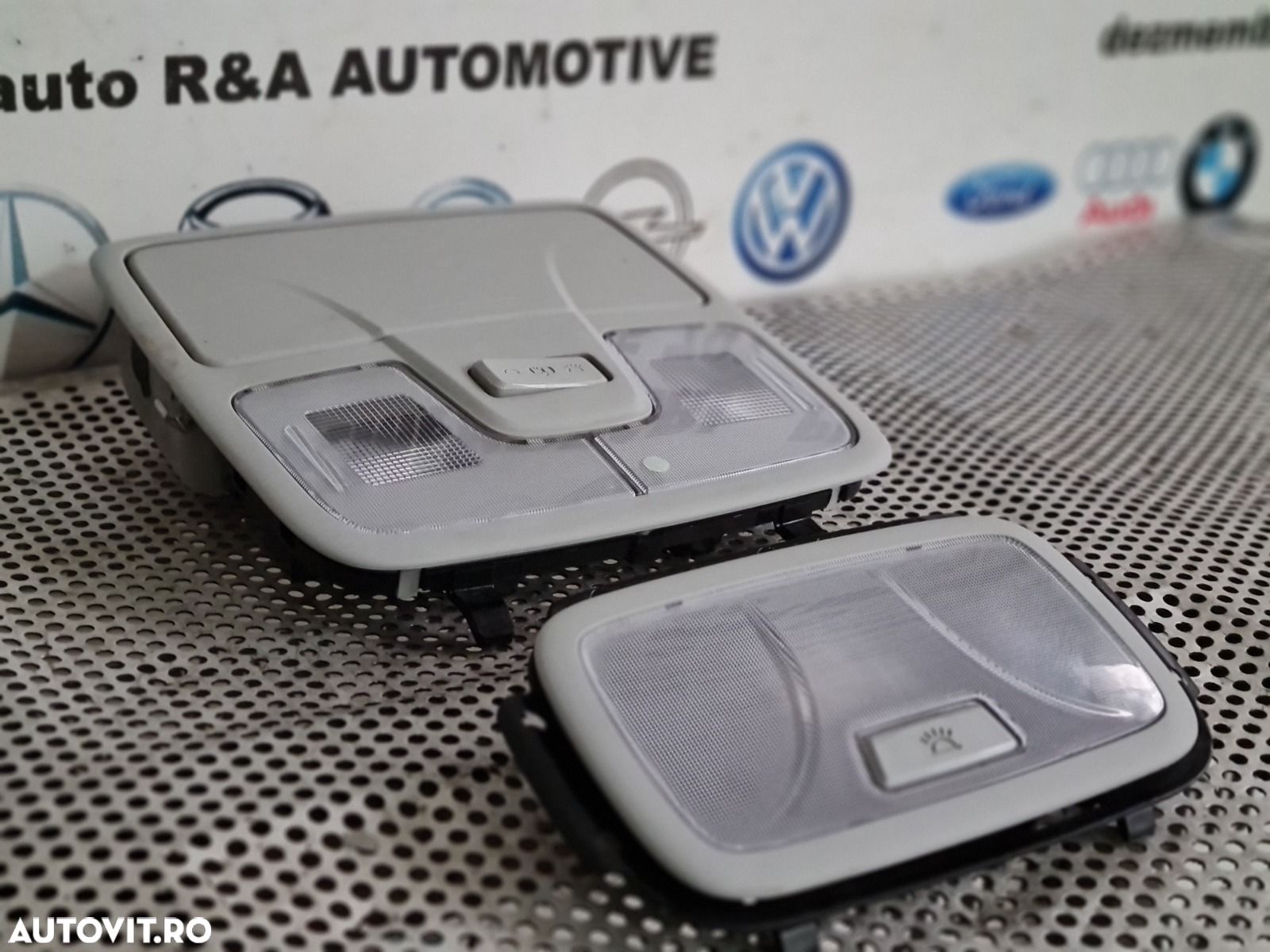 Plafoniera Fata Spate Suport Ochelari Hyundai IX35 An 2009-2010-2011-2012-2013-2014-2015 Dezmembrez - 1