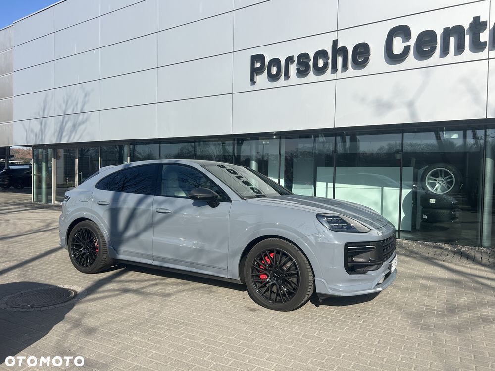 Porsche Cayenne - 1
