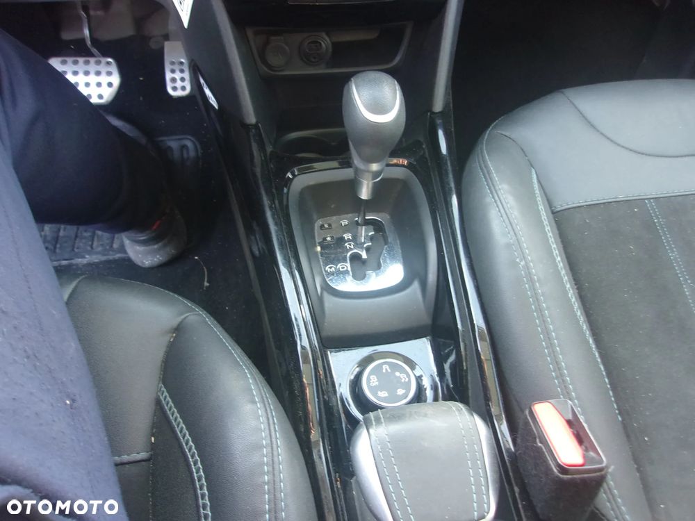 Peugeot 2008 PureTech 110 Stop&Start EAT6 Crossway - 8