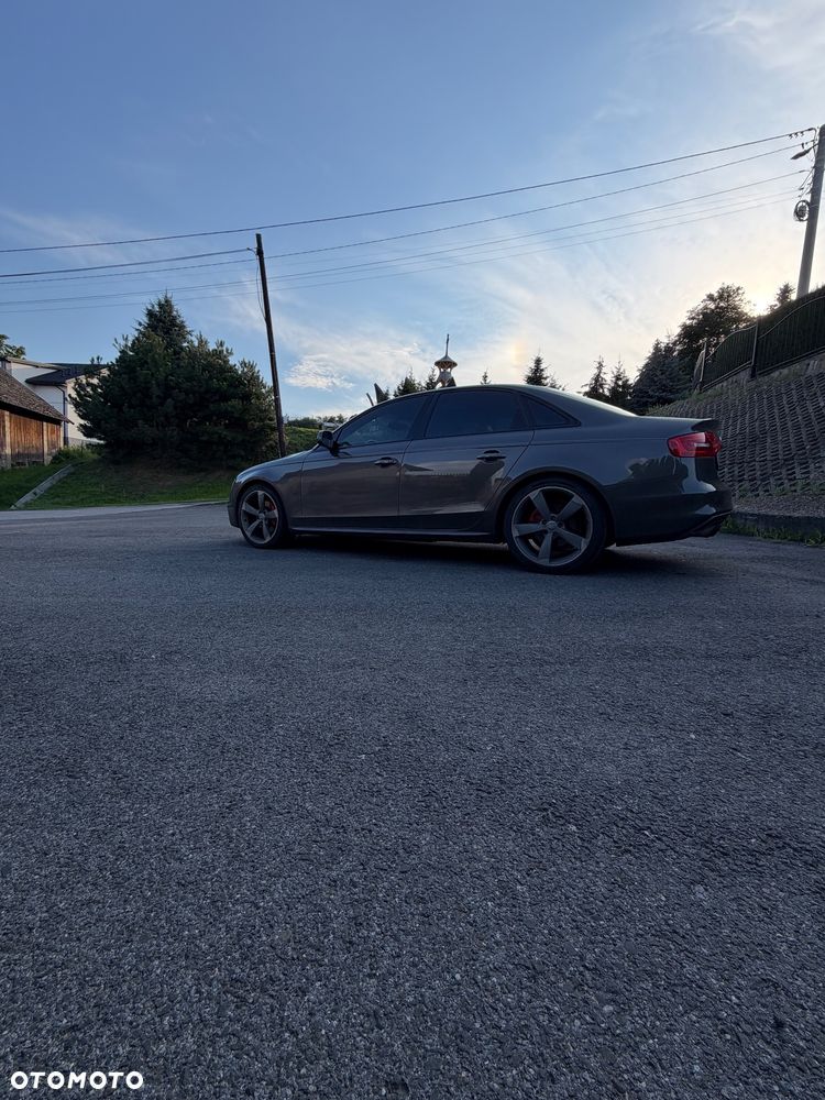 Audi A4 Limousine - 10