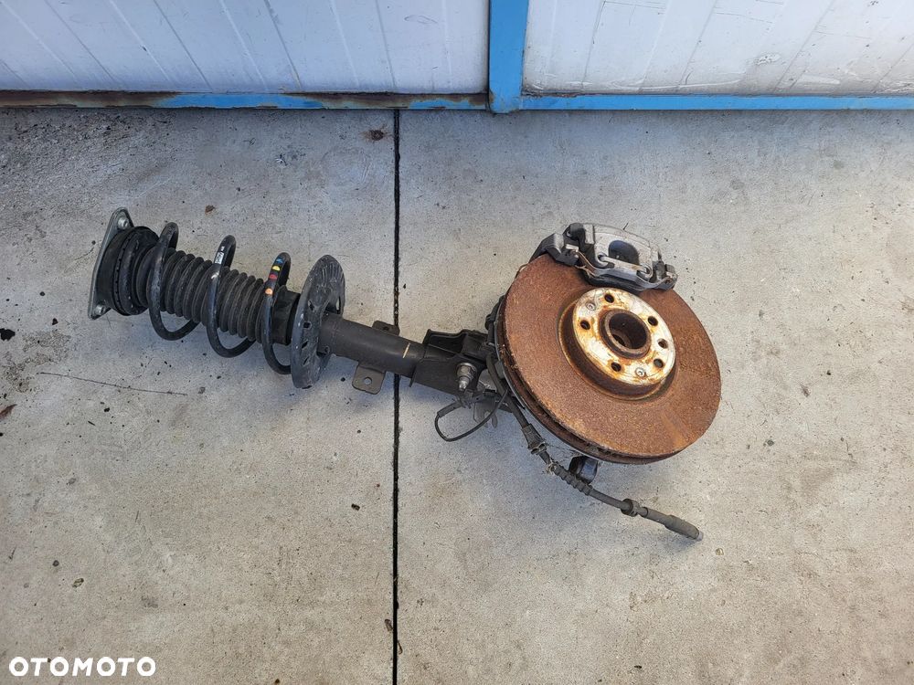 Amortyzator McPherson przedni prawy Peugeot 3008 II 1.2 B - 1