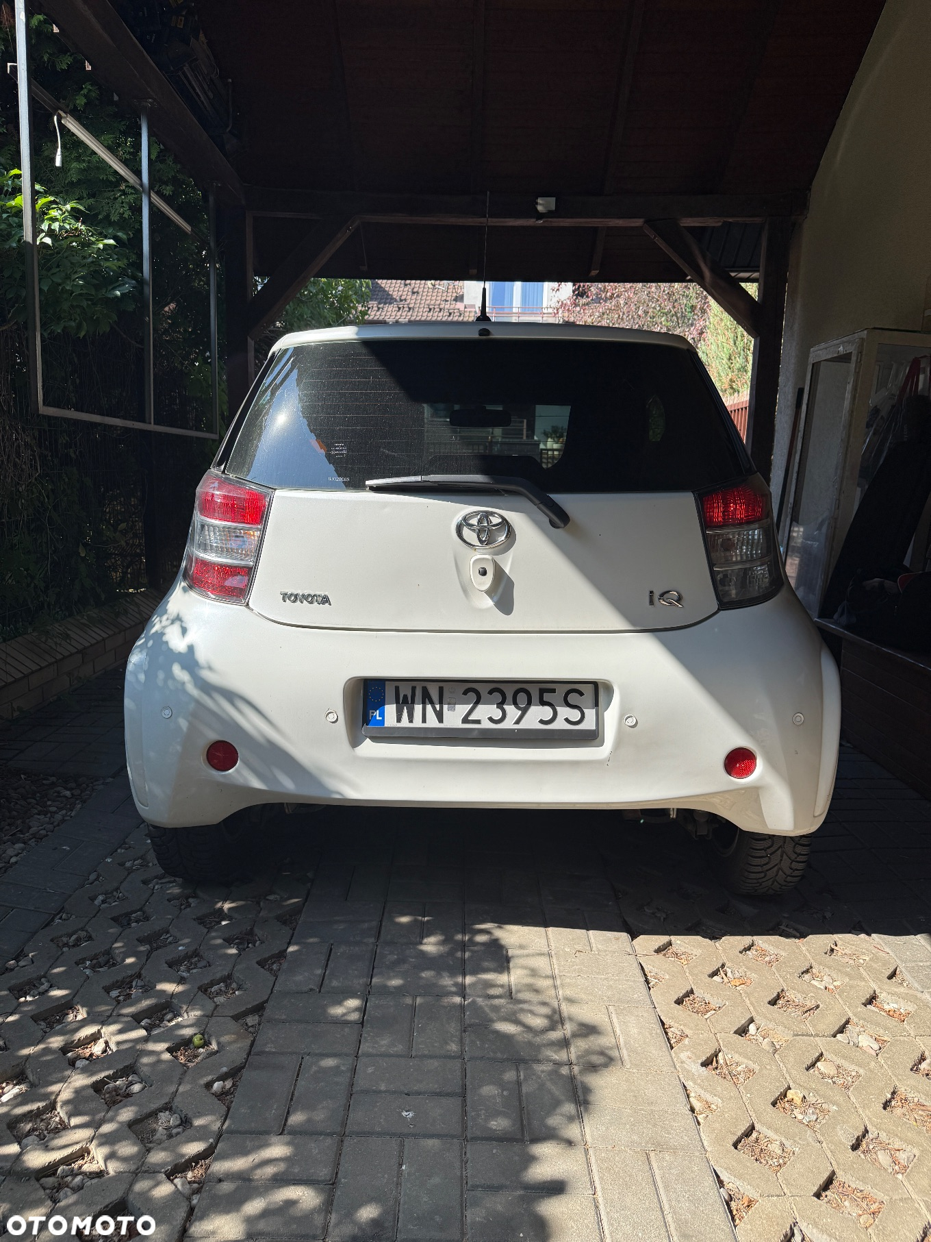 Toyota iQ - 2