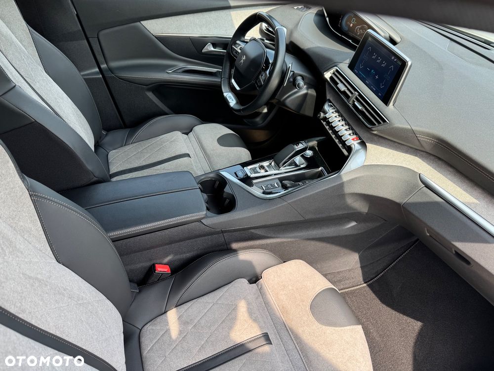 Peugeot 3008 1.6 PureTech Hybrid4 PHEV Allure Pack S&S EAT8 - 7