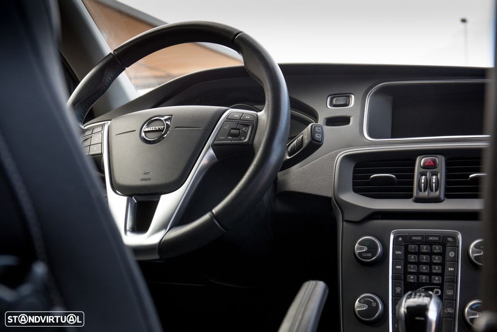 Volvo V40 2.0 D3 Momentum - 31