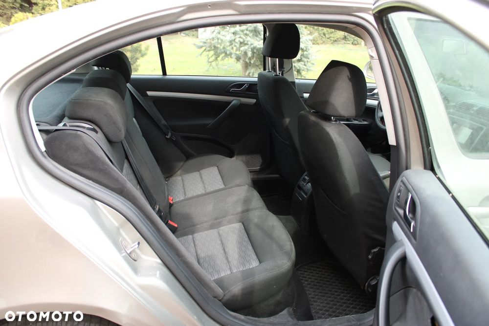 Skoda Octavia 1.8 TSI Ambiente - 18