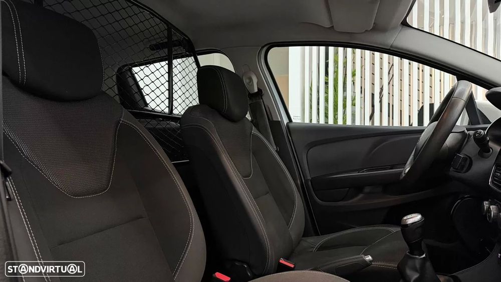 Renault Clio 1.5 dCi Dynamique S - 17