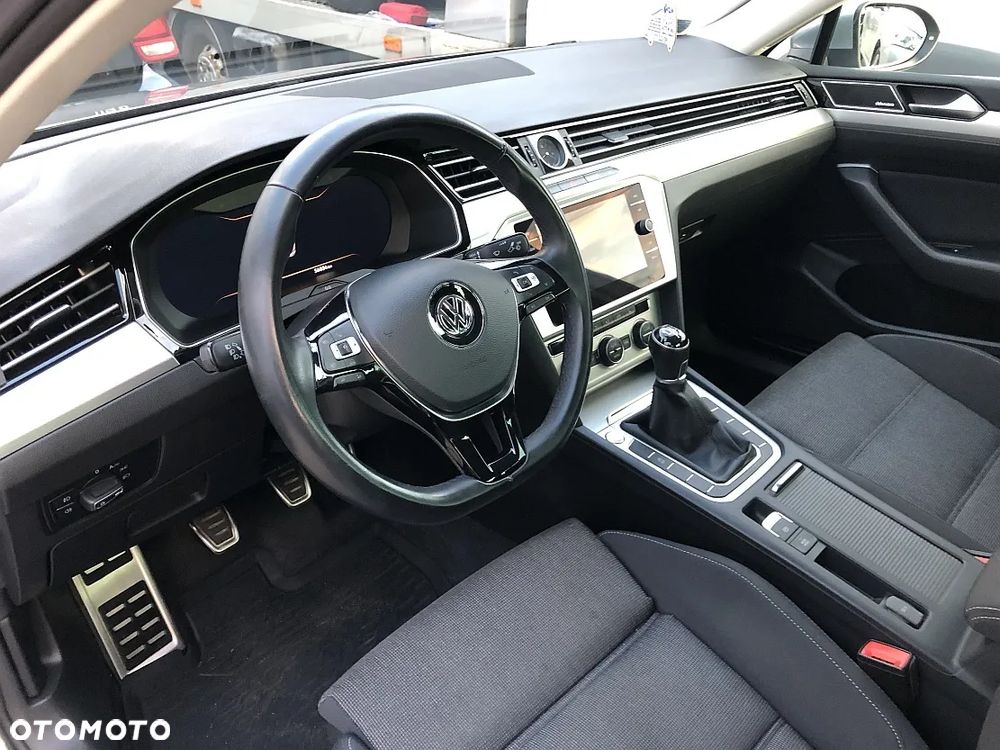 Volkswagen Passat 2.0 TDI BMT Highline - 22
