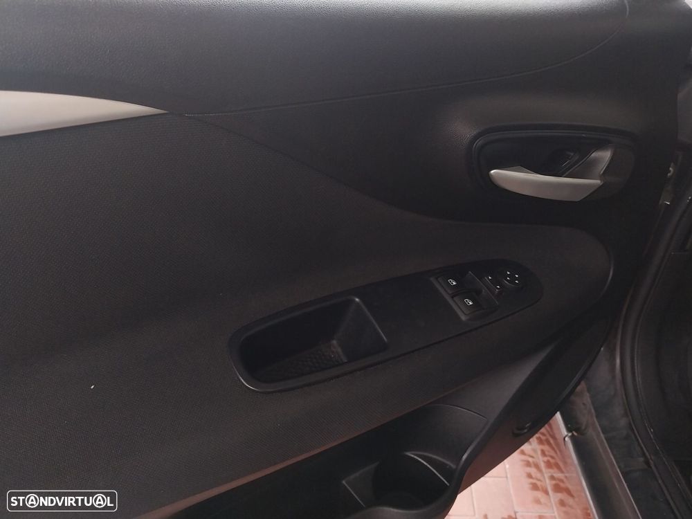 Fiat Punto 1.3 M-Jet Lounge S&S - 3