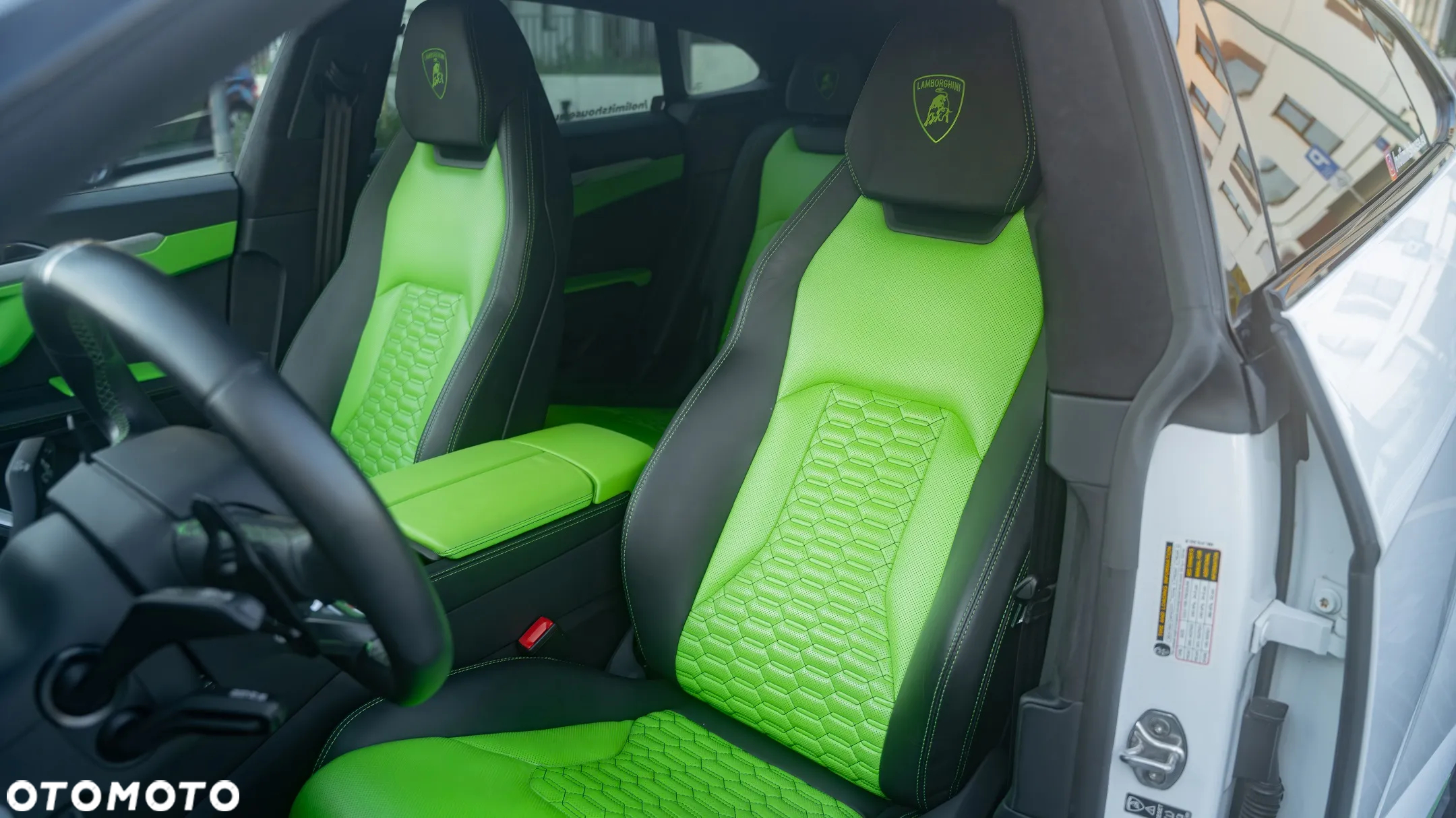 Lamborghini Urus Standard - 18