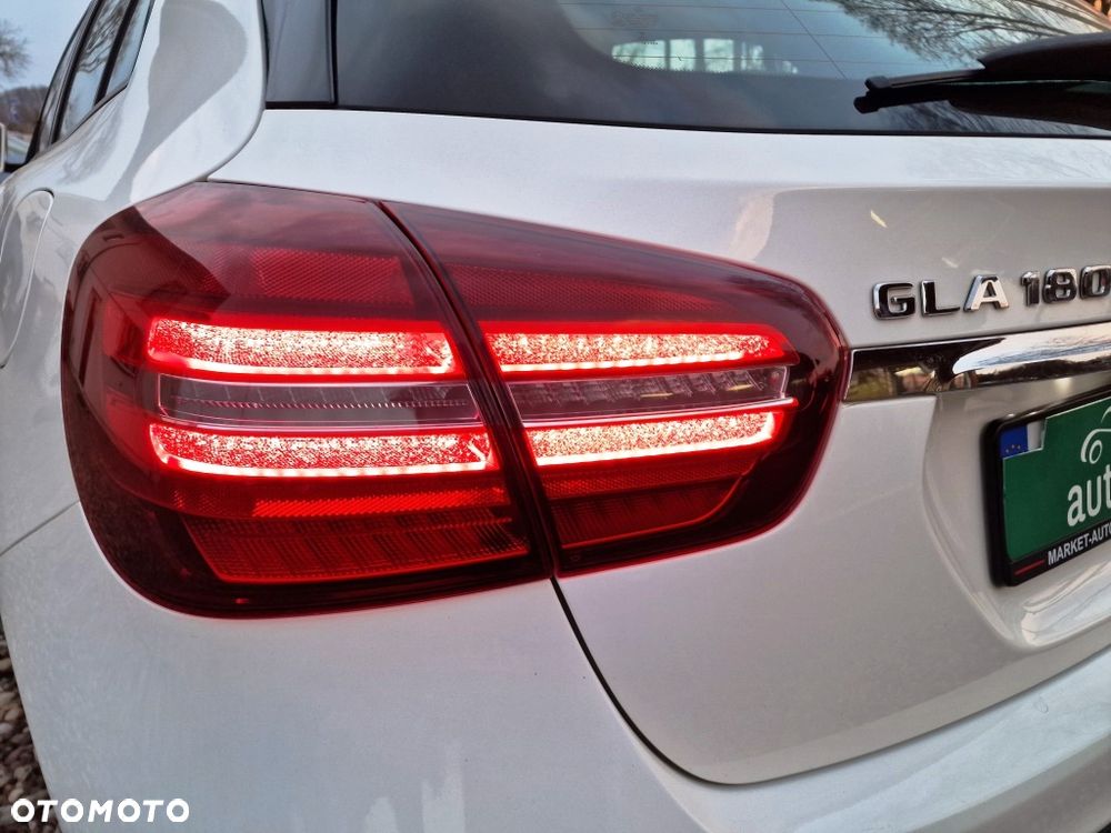 Mercedes-Benz GLA - 27