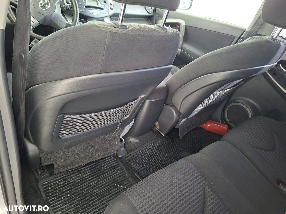 Toyota RAV4 2.2 D-4D 4x4 - 15
