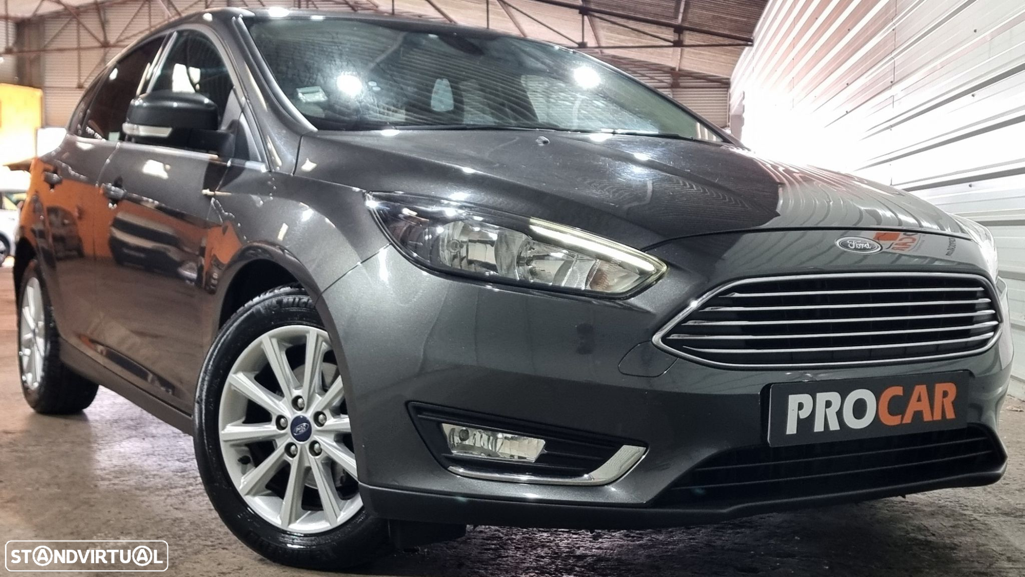 Ford Focus 1.0 EcoBoost Business - 27