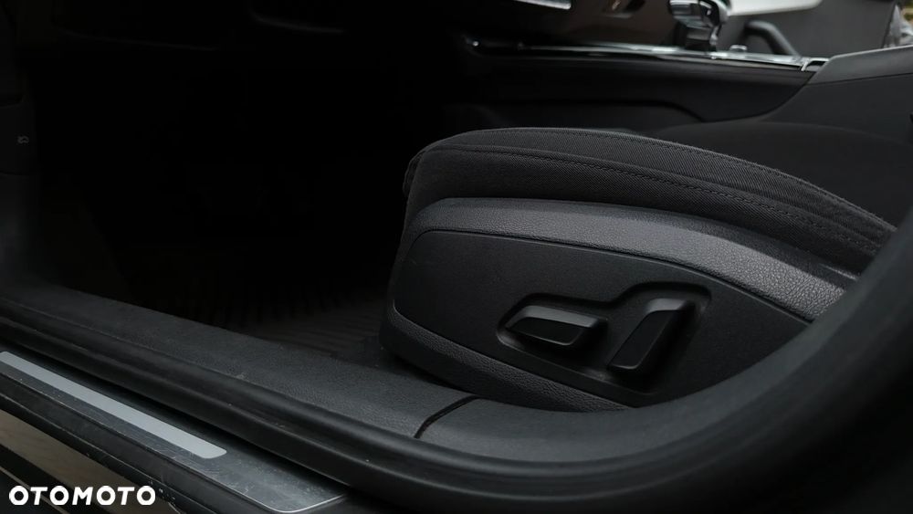 Audi A4 Limousine - 12