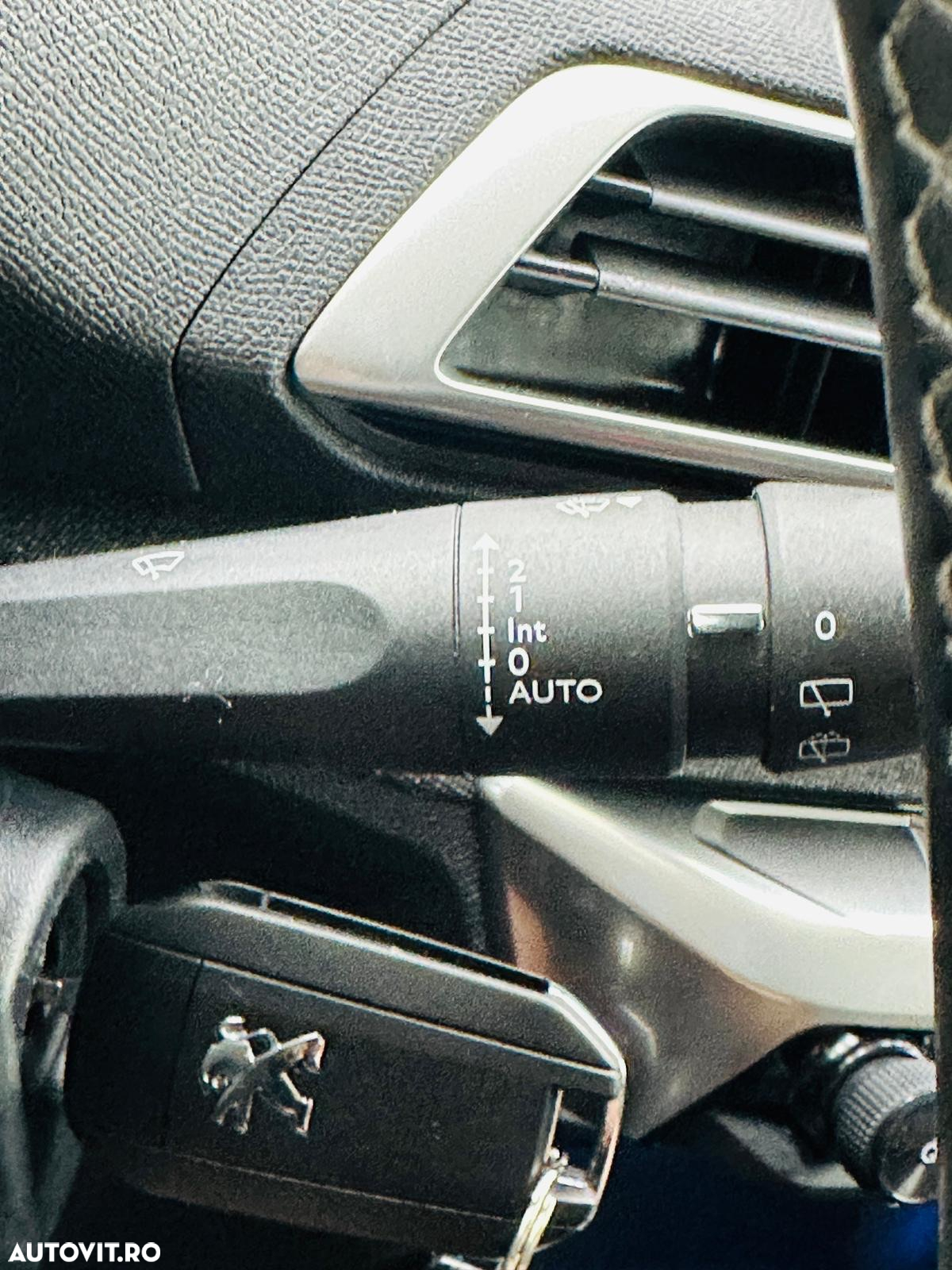 Peugeot 5008 - 30