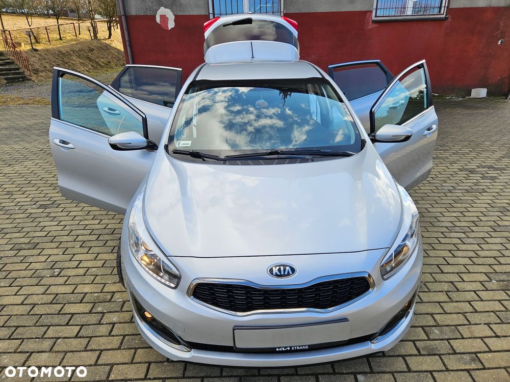 Kia Ceed 1.6 GDI L Business Line - 36