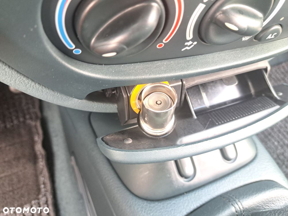 Renault Megane 2.0 RT - 29