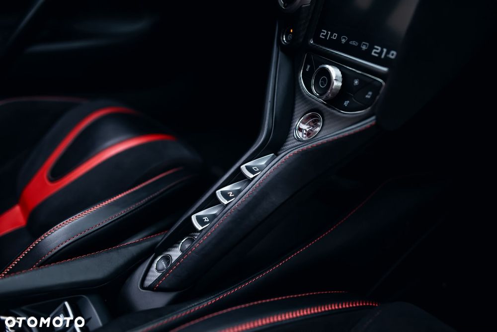 McLaren 720S Spider - 35