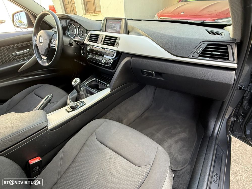 BMW 320 d Advantage - 35