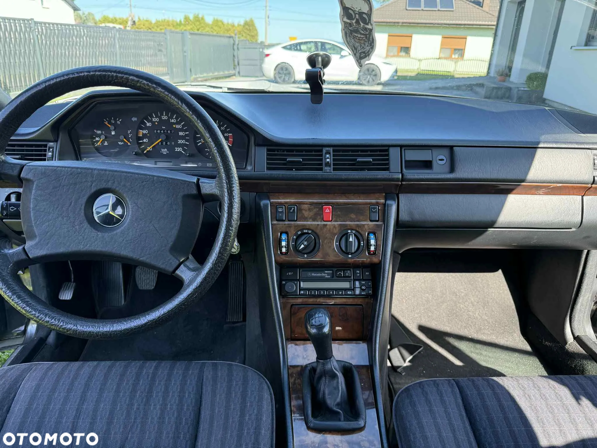 Mercedes-Benz W124 (1984-1993) - 21