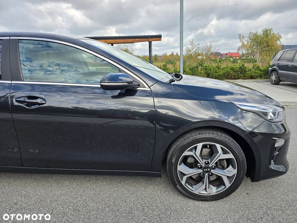 Kia Ceed - 36