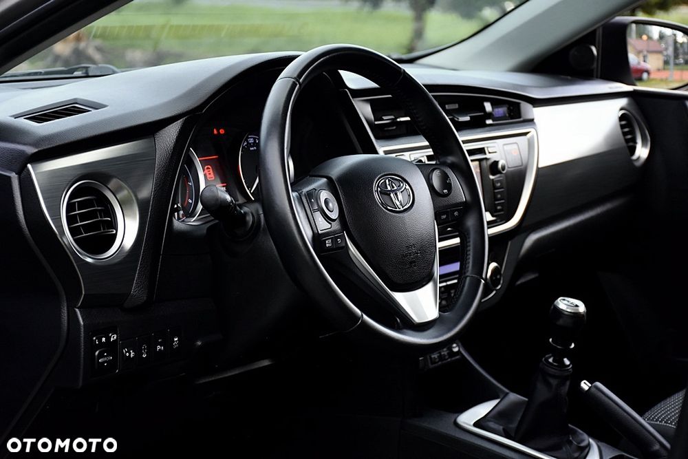 Toyota Auris 1.6 Executive - 18