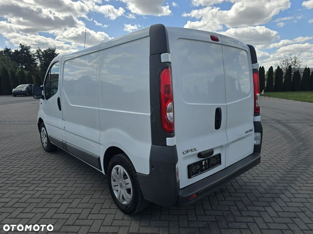 Opel Vivaro - 11