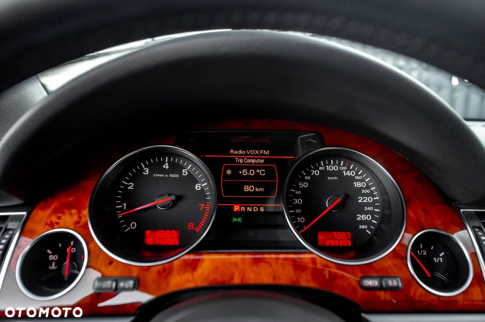 Audi A8 4.2 Quattro - 27