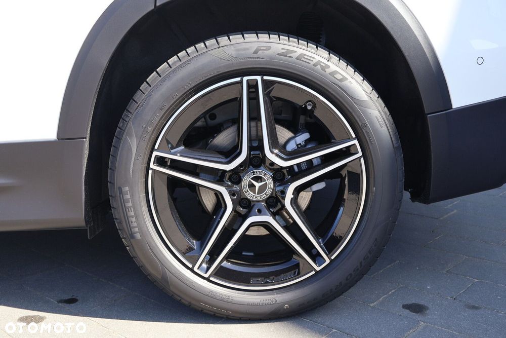 Mercedes-Benz GLB - 10