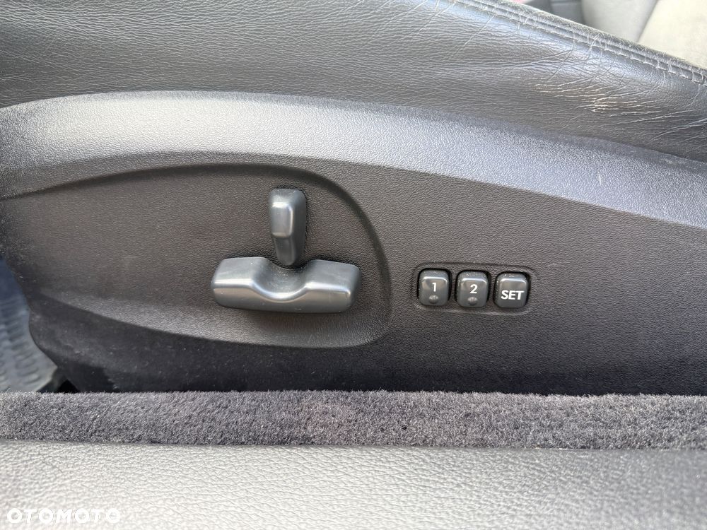 Subaru Outback 2.0D RA HID - 19