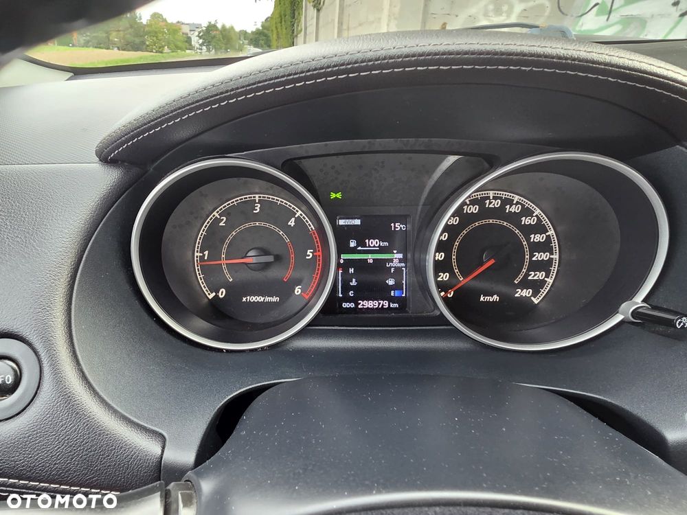 Mitsubishi Outlander 2.0 DID Instyle NAVI - 2