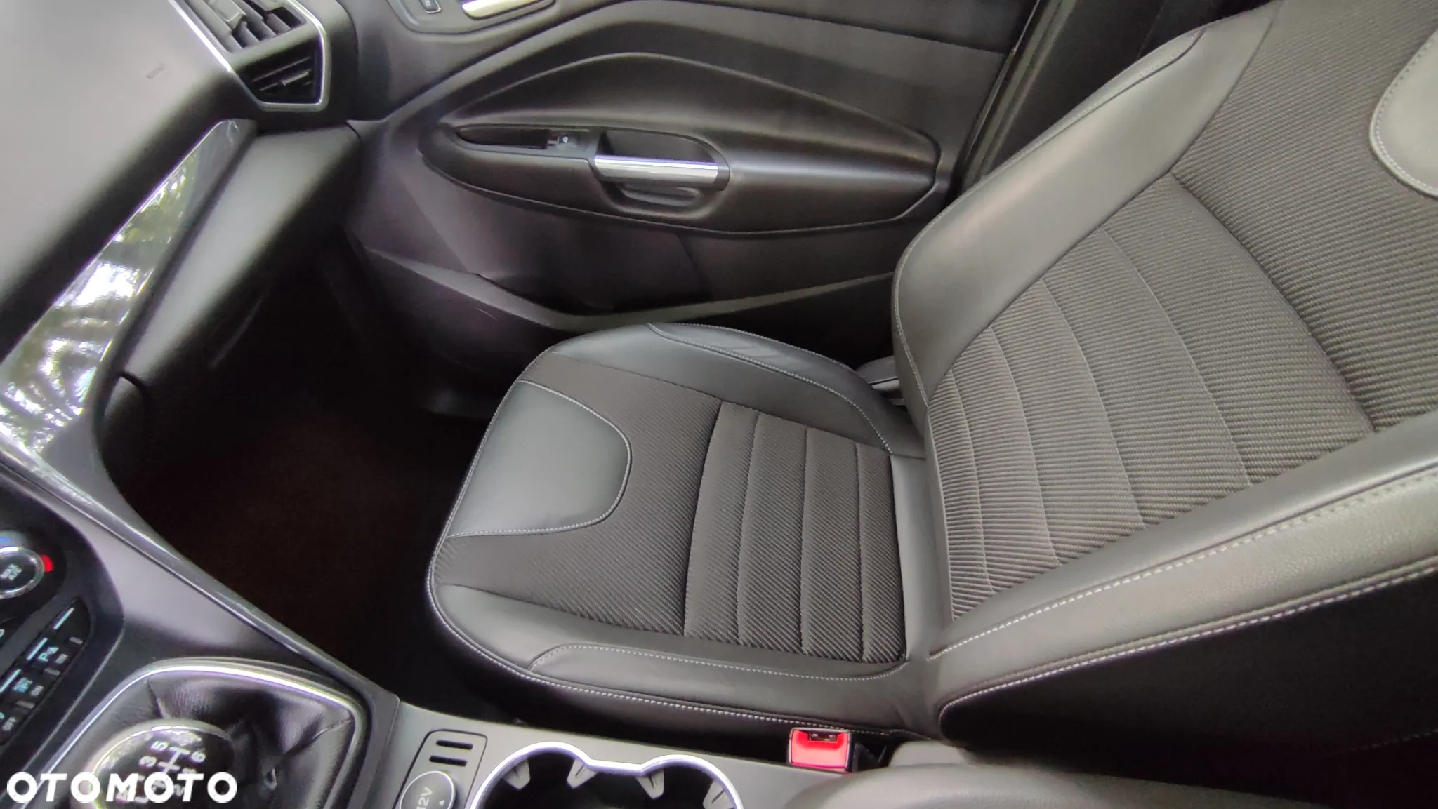 Ford Kuga 2.0 TDCi FWD Titanium - 20