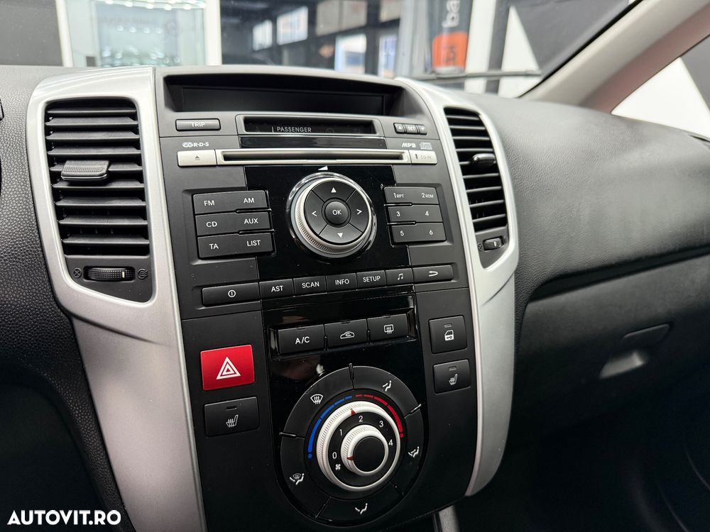 Kia Venga 1.6 CRDi 128 Black Collection - 8