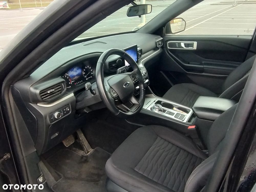 Ford Explorer - 22