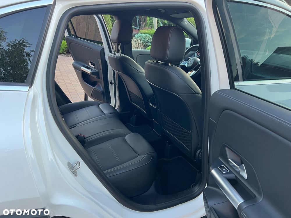 Mercedes-Benz GLA 220 d 4Matic 8G-DCT - 21
