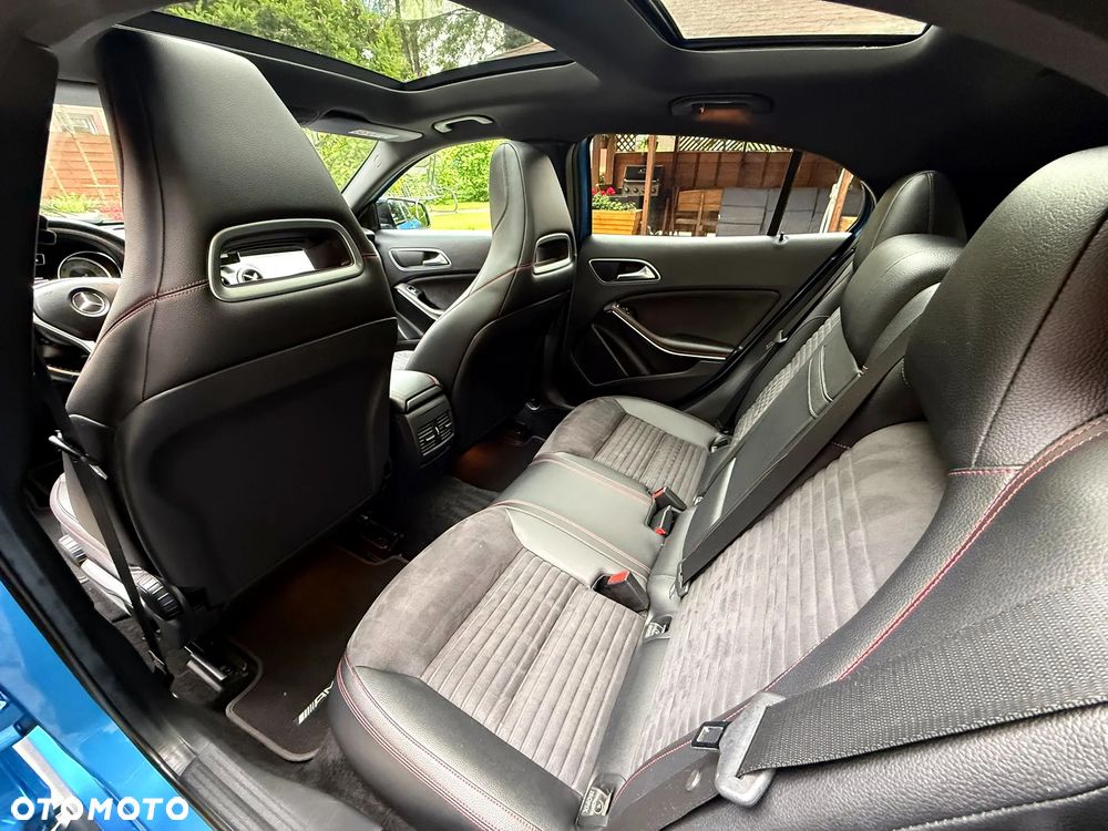 Mercedes-Benz GLA - 21