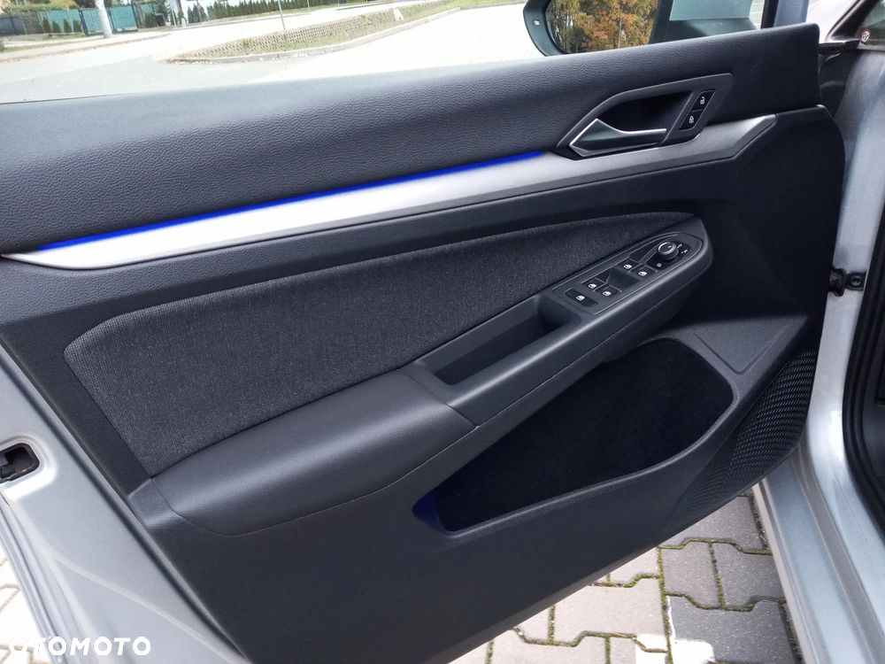 Volkswagen Golf VIII 1.5 TSI EVO Life - 11