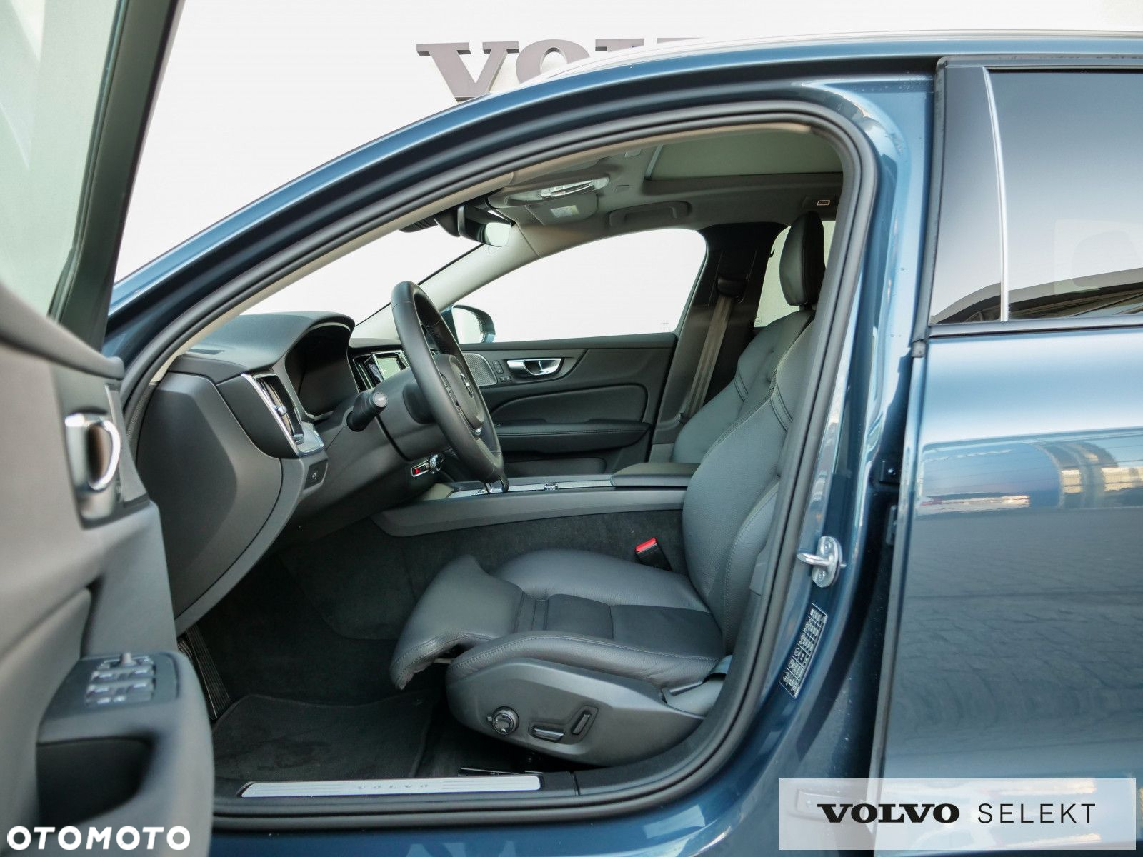 Volvo V60 Cross Country - 15