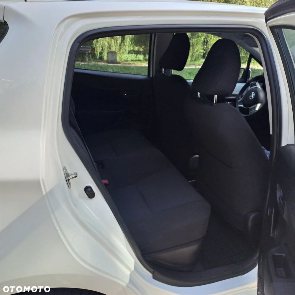 Toyota Yaris Hybrid 100 Dynamic - 8