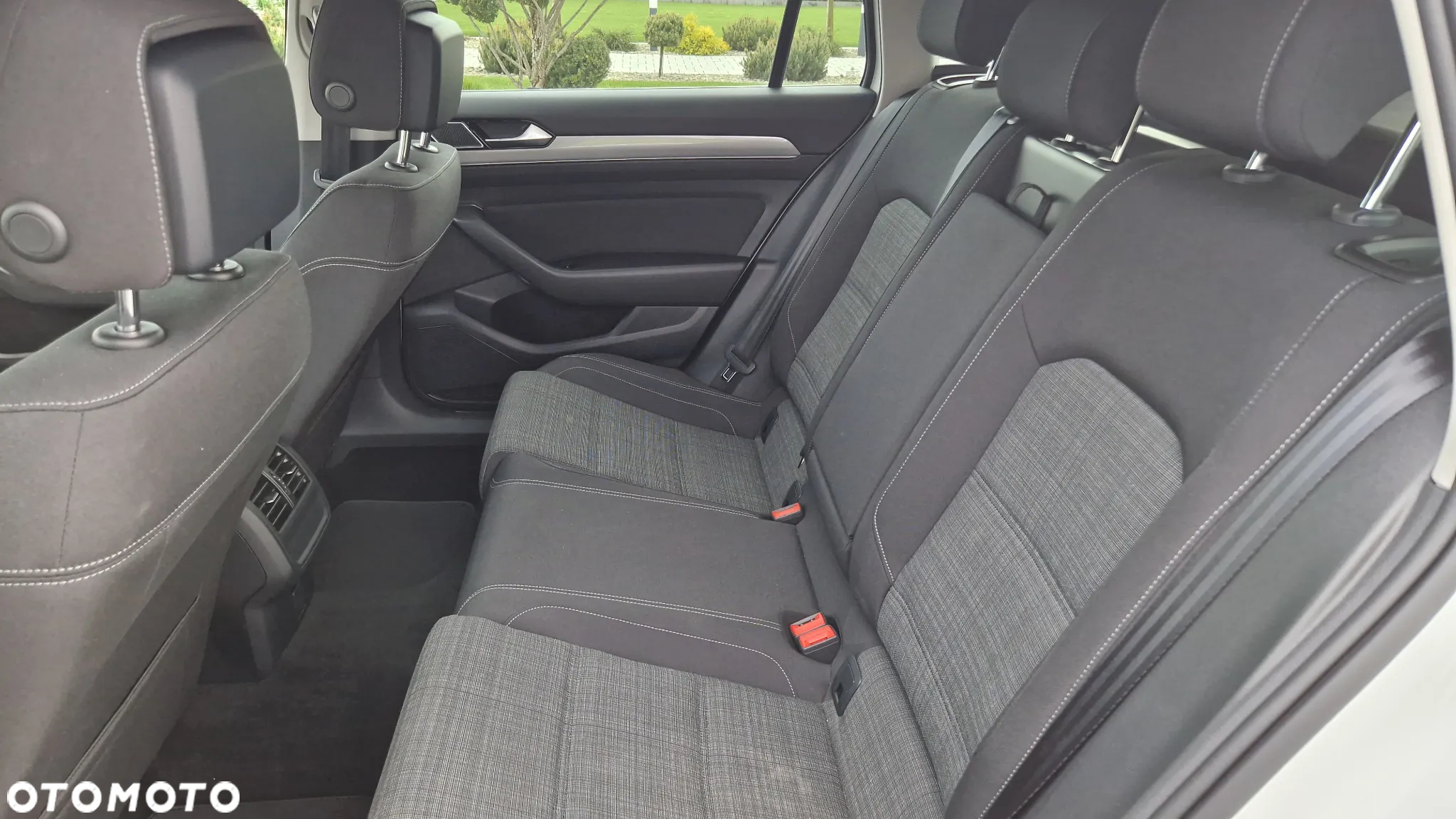 Volkswagen Passat Variant 2.0 TDI SCR DSG Business - 21
