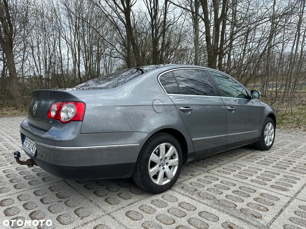 Volkswagen Passat - 2